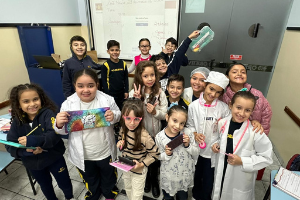 Alunos do 2.º ano do Fundamental vivenciam o universo das profissões com criatividade e aprendizado (2025)
