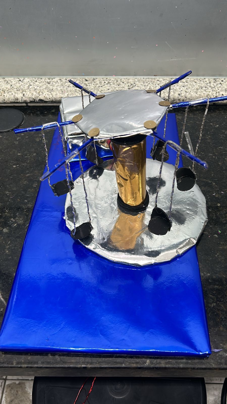 Alunos do 8.º ano transformam teoria em prática com protótipos de brinquedos em projeto de Robótica (2024)