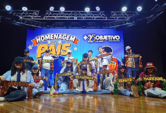 Homenagem ao Dia dos Pais reúne famílias em uma noite de emoção no Colégio Monforte